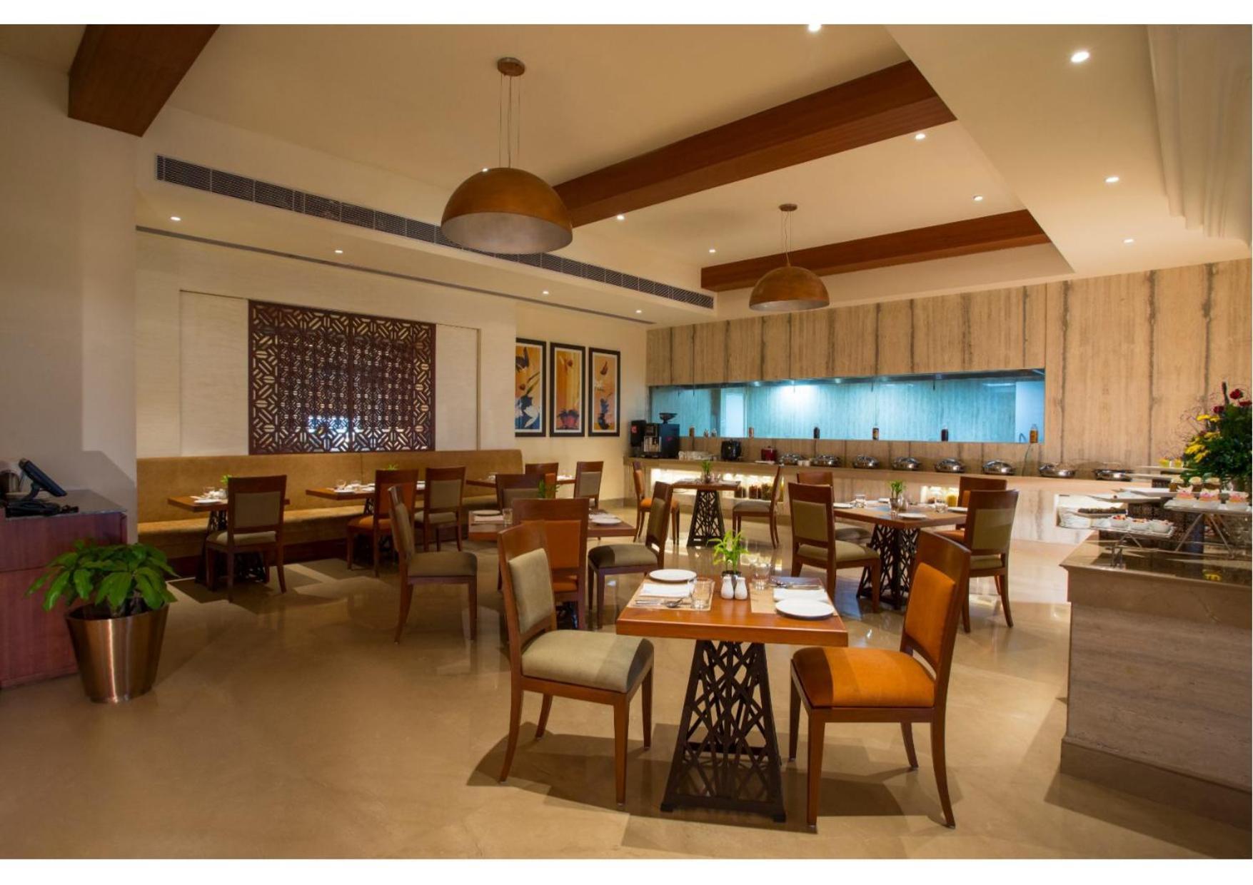 Singhania Sarovar Portico Rāipur Exterior foto